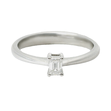 Anello solitario oro bianco 18K con diamanti emerald da 0.20 a 0.40 ct