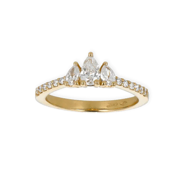 Anello Trilogy Oro Giallo 18K con Diamanti Taglio Goccia con Contorno Diamanti Round da 0.75 a 1.35 ct