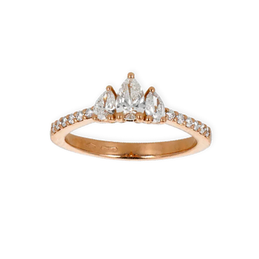 Anello Trilogy Oro Rosa 18K con Diamanti Taglio Goccia con Contorno Diamanti Round da 0.75 a 1.35 ct