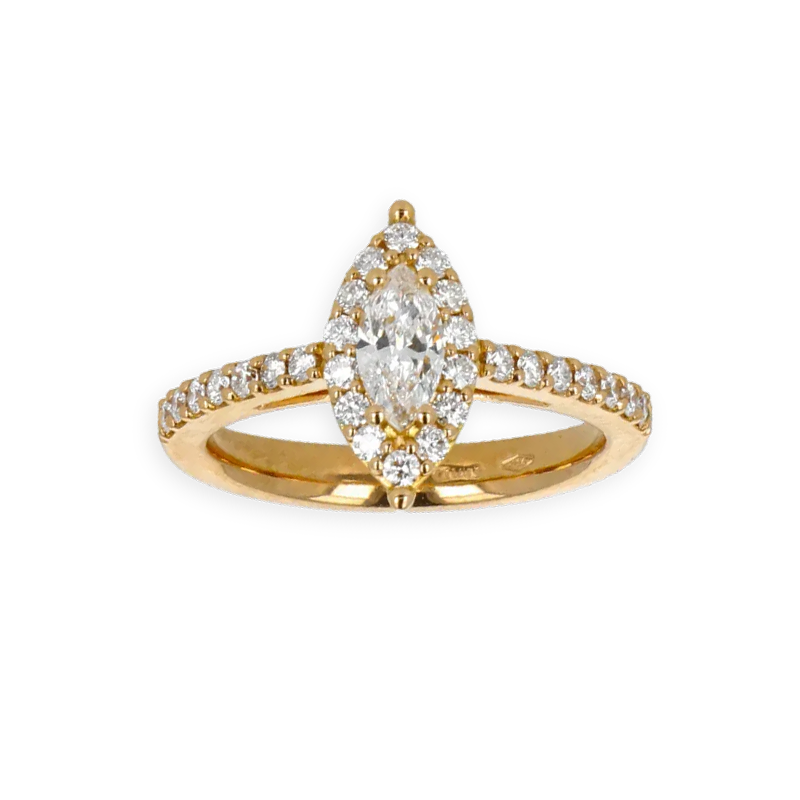 Anello grande in oro giallo 18K con diamanti con centrale navette cut