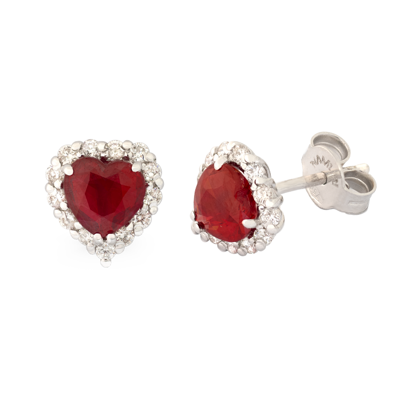 Orecchini oro bianco 18K con diamanti con rubino centrale a cuore
