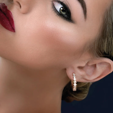 Orecchini nuda in oro giallo 18K con diamanti mezza veretta