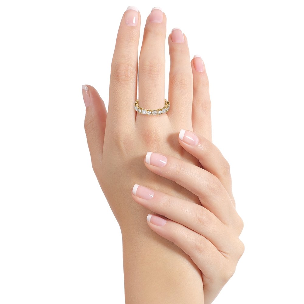 Fedina a Giro Oro Giallo 18K Diamanti Taglio Smeraldo Alternato a Diamanti Round - Namuri - Il nostro modo di dire amore